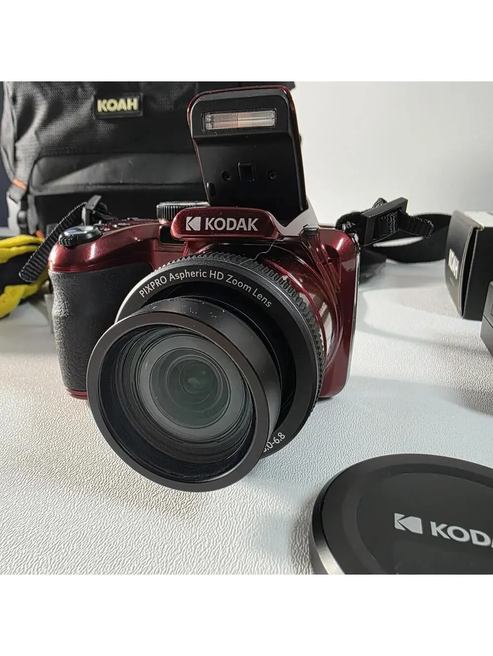 KODAK PIXPRO AZ425 20MP Digital Camera 42X Optical Zoom Wide Angle 1080P Bundle